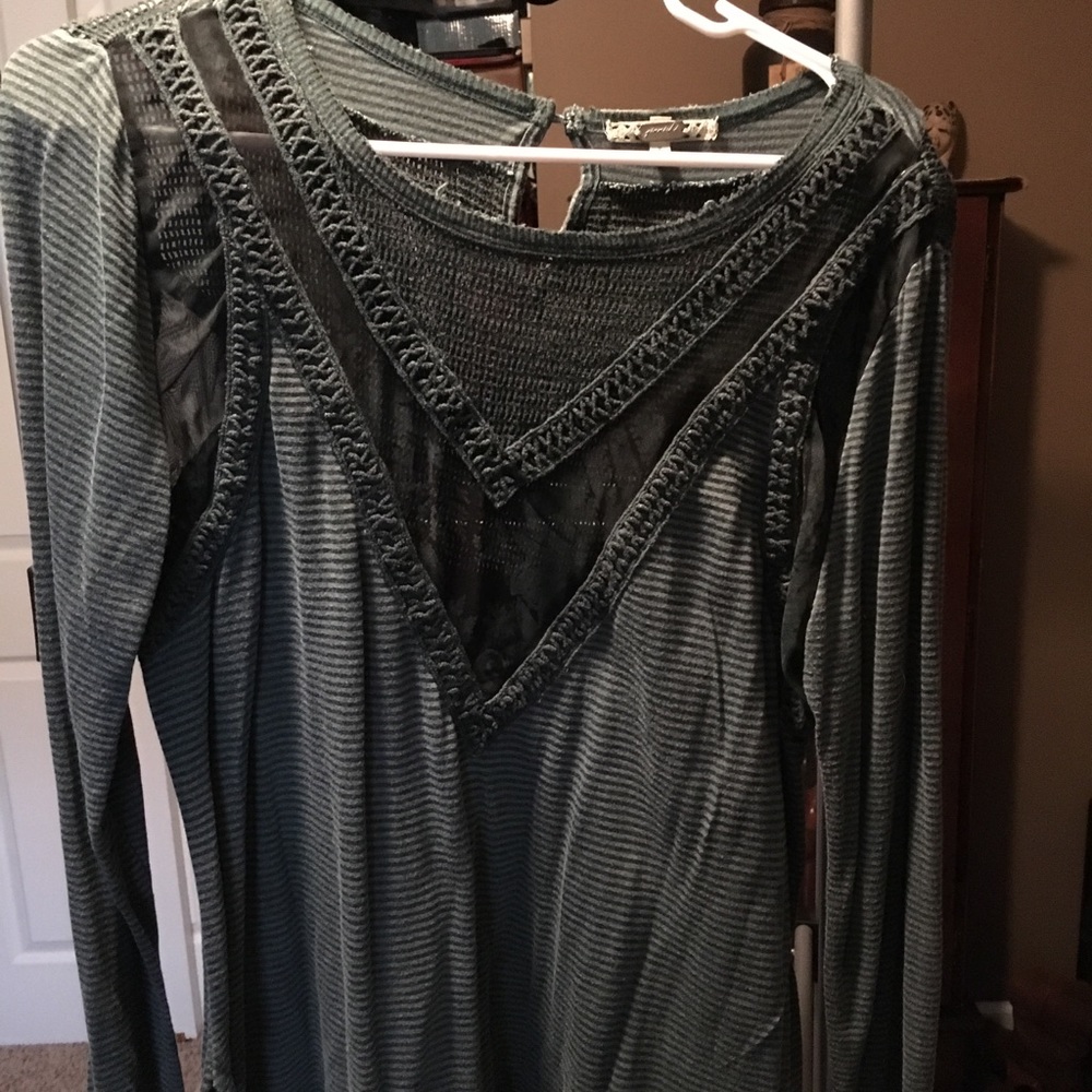 Buckle Top
